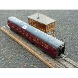 LIMA 0 GAUGE MK 1 COACH & 0 GAUGE MIDLAND RAILWAY SIGNAL BOX