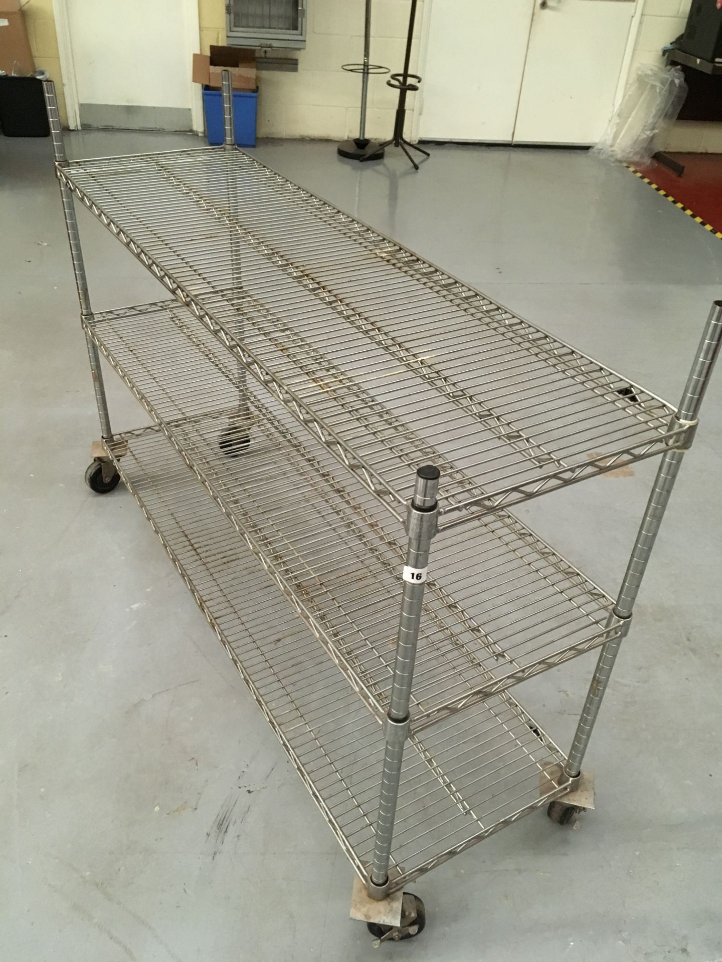 WHEELED SHELVING