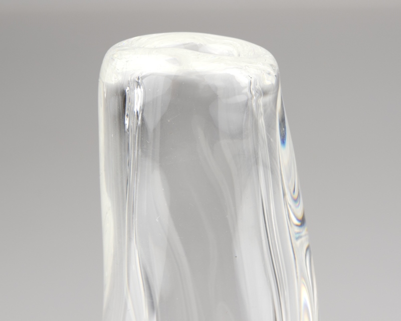 A set of three graduated Steuben art glass vases - Image 3 of 4