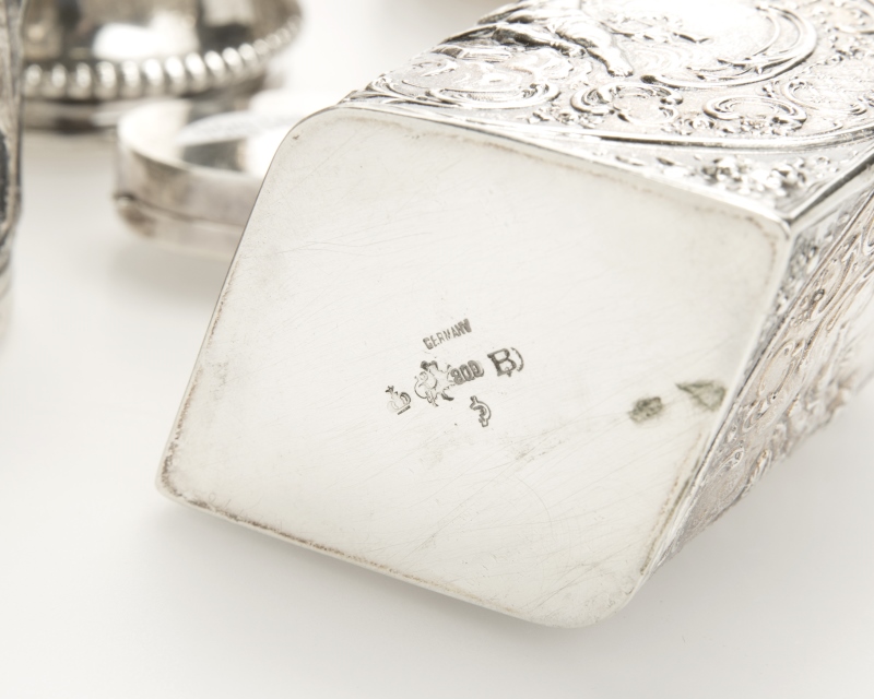 A selection of 6 Continental silver boxes - Image 6 of 6