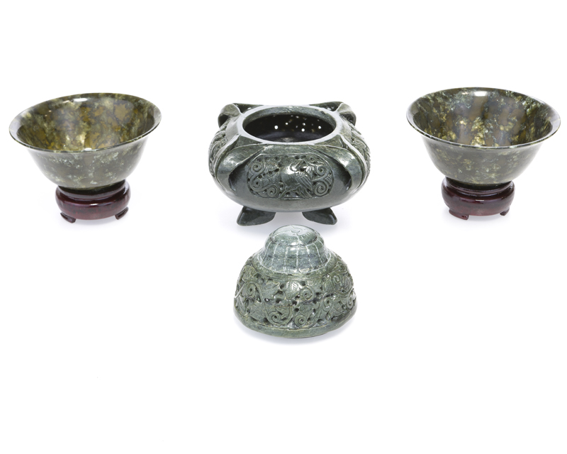 Three Chinese carved spinach jade objects - Image 2 of 3