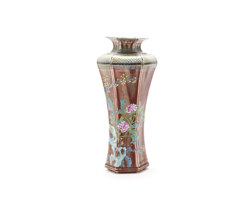 A Chinese porcelain vase - Image 2 of 3