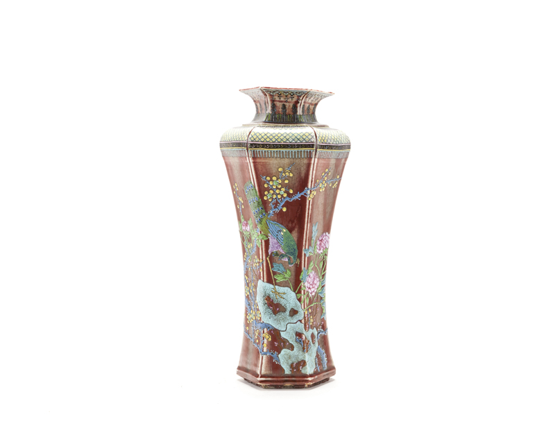 A Chinese porcelain vase