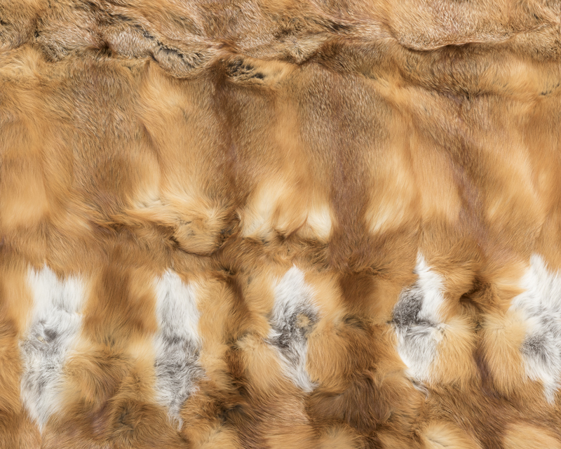 A red fox fur throw blanket - Image 2 of 3