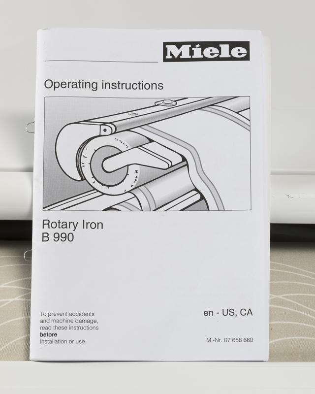 A Miele rotary iron B 990 - Image 4 of 4