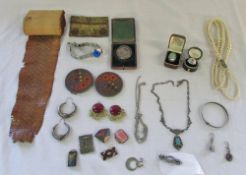 Various costume jewellery etc