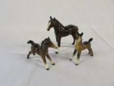 Small Beswick horse H 11 cm and 2 foals