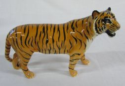 Large Beswick tiger L 29 cm H 19 cm