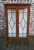 Late Victorian/Edwardian mahogany display cabinet with box wood stringing on tapering legs with