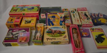 Various Barbie/Sindy dolls and accessories