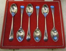 Cased set of silver teaspoons Sheffield 1977 maker James Dixon & Sons weight 2.