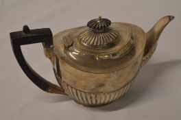 Silver teapot, Sheffield 1900, approx weight 13.