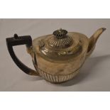 Silver teapot, Sheffield 1900, approx weight 13.