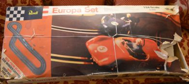 Revell Europa 1/24 set (poor condition box,