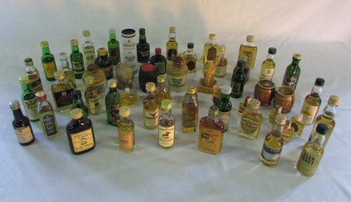 Selection of miniature whiskys inc House of Commons,