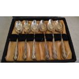 Cased set of 12 silver teaspoons, approx weight 5ozt,