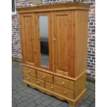 Large pine wardrobe W162cm H200cm D57cm