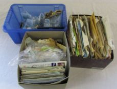 Quantity of stamps on envelopes, loose stamps,