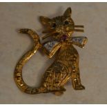 9ct gold & jewels brooch in the form of a cat, approx weight 4.