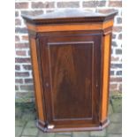 Georgian mahogany & fruit wood corner cupboard with dental course pediment & 3 shaped shelves