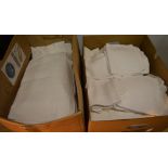 2 boxes of linen / table cloths