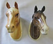 2 Beswick horse plaques - Palomino 1384 and Hunter 1382