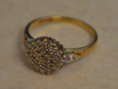 18ct gold diamond cluster ring, approx 0.25ct of diamonds total, approx weight 3.