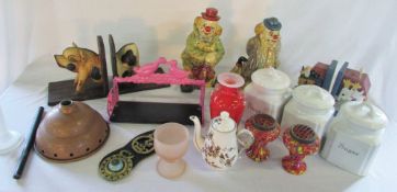 Various ceramics and glassware inc bookends, money boxes,