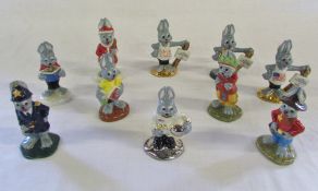 Assorted Wade 'Arthur Hare' figurines (10)