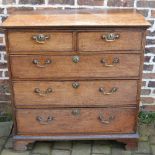 Georgian oak chest of drawers on bracket feet (one broken) with cock beading & brass swan-neck