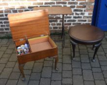 Sewing box on cabriole legs,