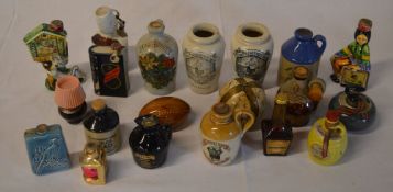 Box of alcoholic miniatures (af)