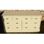 White chest of drawers