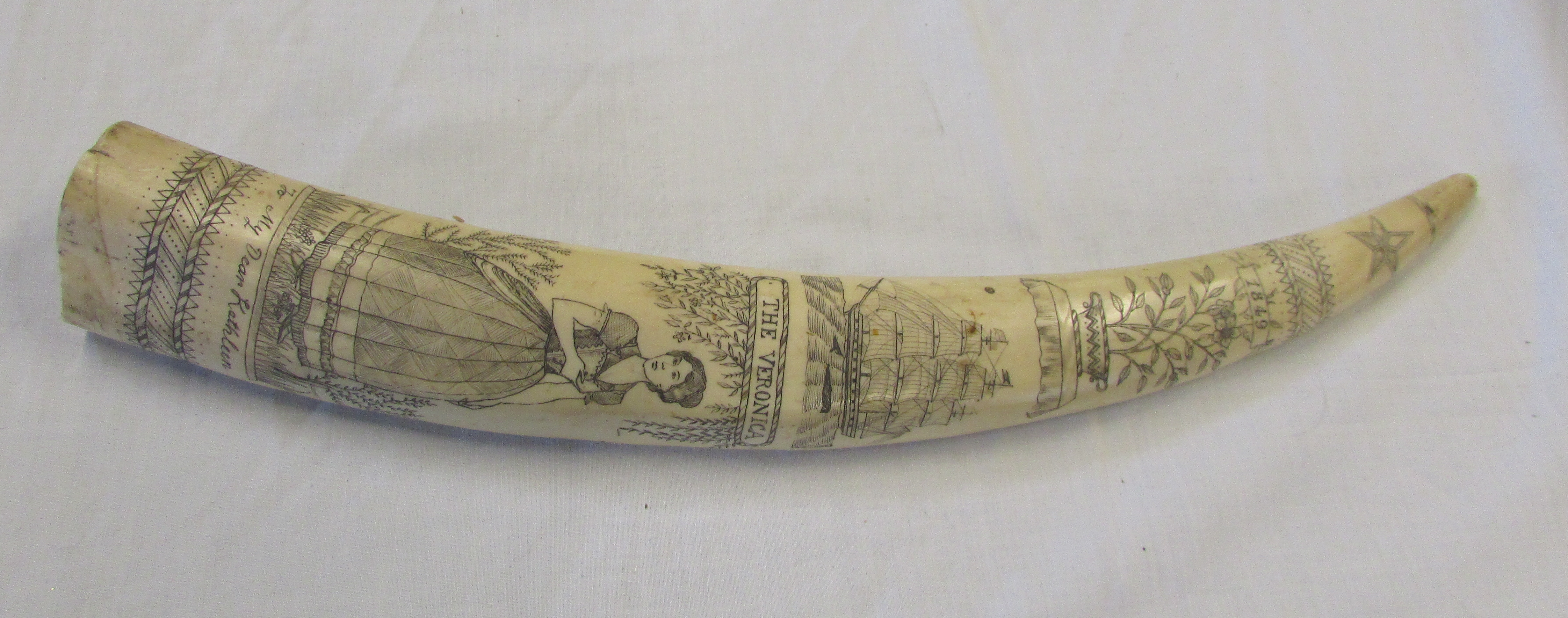 5 pieces of replica scrimshaw ware - Image 6 of 7