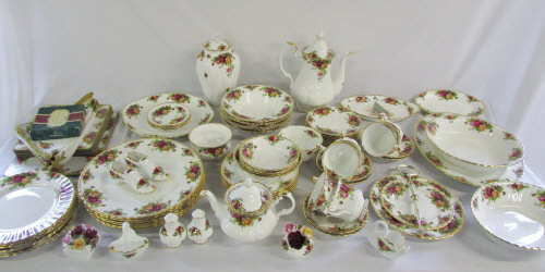 Royal Albert 'Country Roses' part dinner set etc approximately 70 pieces