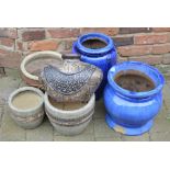 Various garden pots (af)
