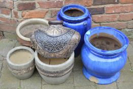 Various garden pots (af)