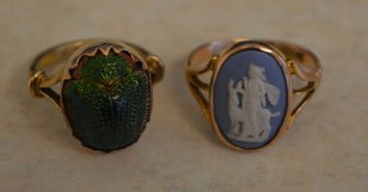 9ct gold scarab style ring and a 9ct gold Jasperware style ring, total approx weight 5.