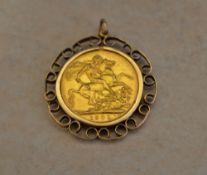 Victorian 1901 full sovereign in a 9ct gold mount