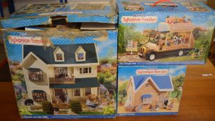 Quantity of Sylvanian Families toys and accessories (poor condition - AF)