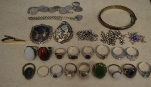 Quantity of silver dress rings, chains,