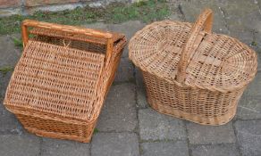 2 wicker baskets