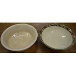 2 wash bowls