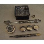 Various white metal including a propelling pencil and decorative buttons