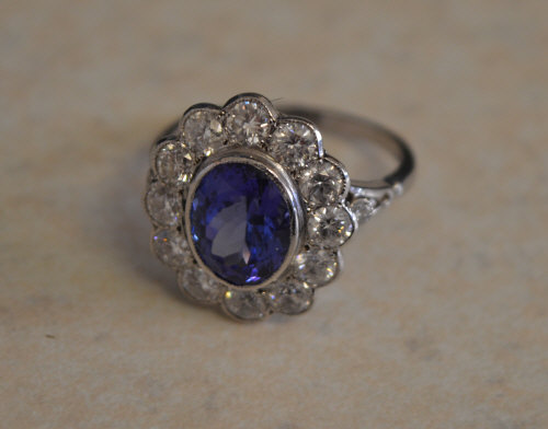 18ct gold approx 3ct sapphire and 1.