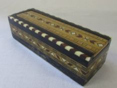 Tunbridge ware dice box with 5 poker dice