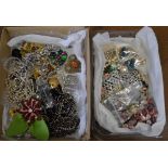 Quantity of costume jewellery