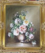 Still life oil on canvas of a vase of flowers in a gilt frame 66 cm x 76 cm