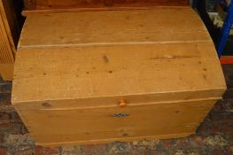 Pine dome top blanket box