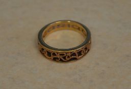 Clogau 9ct Welsh gold Cariad ring, approx weight 5.